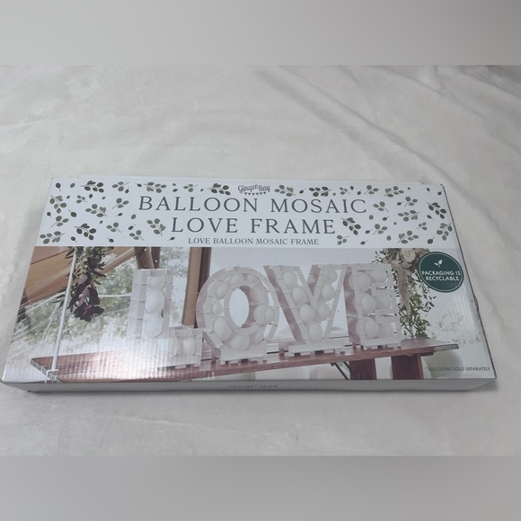 Ginger Ray balloon mosaic LOVE frame - Picture 3 of 3